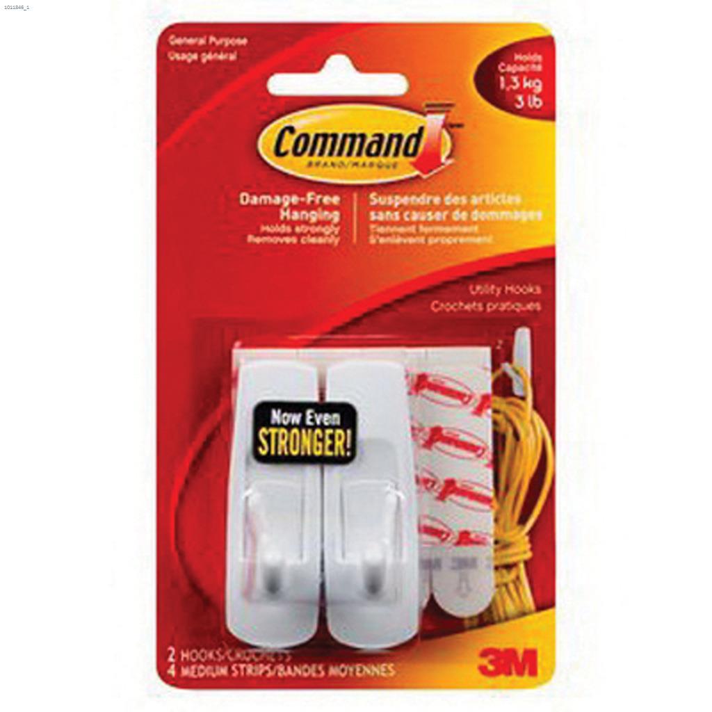 Command White Medium Utility Hook With (4) Strips
