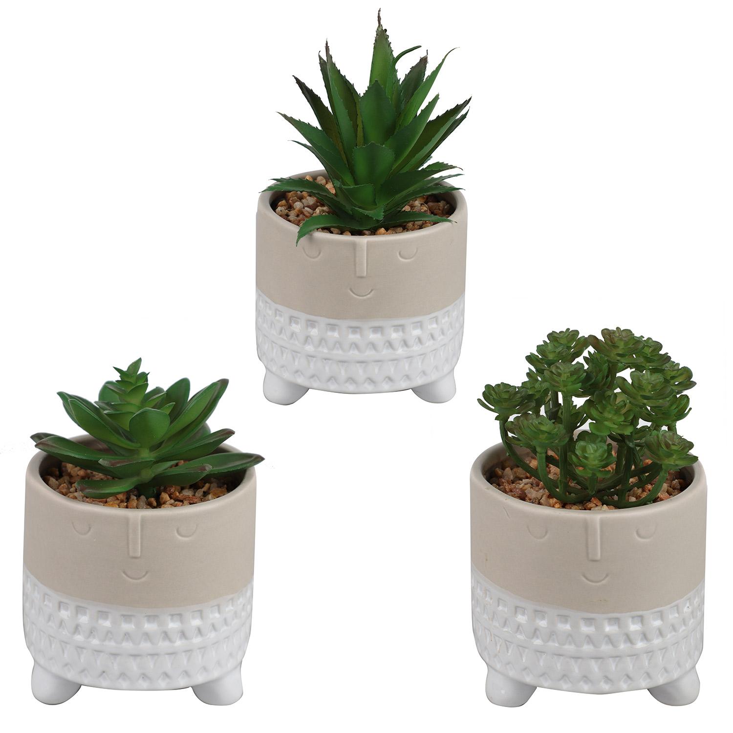 Plante artificielle en pot