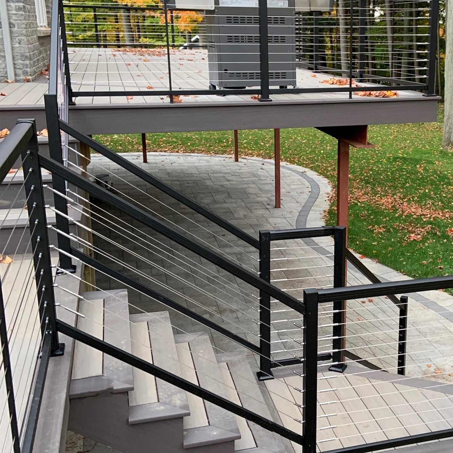 Poteau d'arrivée d'escalier de 42 po pour garde-corps de ter