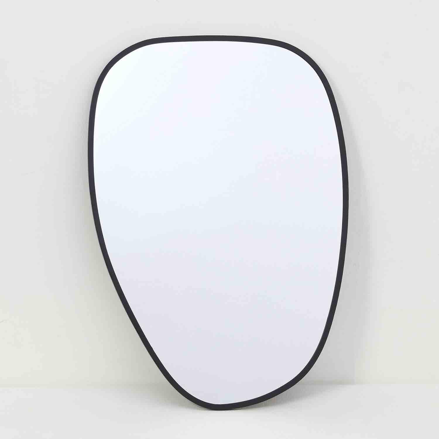 Miroir décoratif organique Serenity 19" x 27" noir