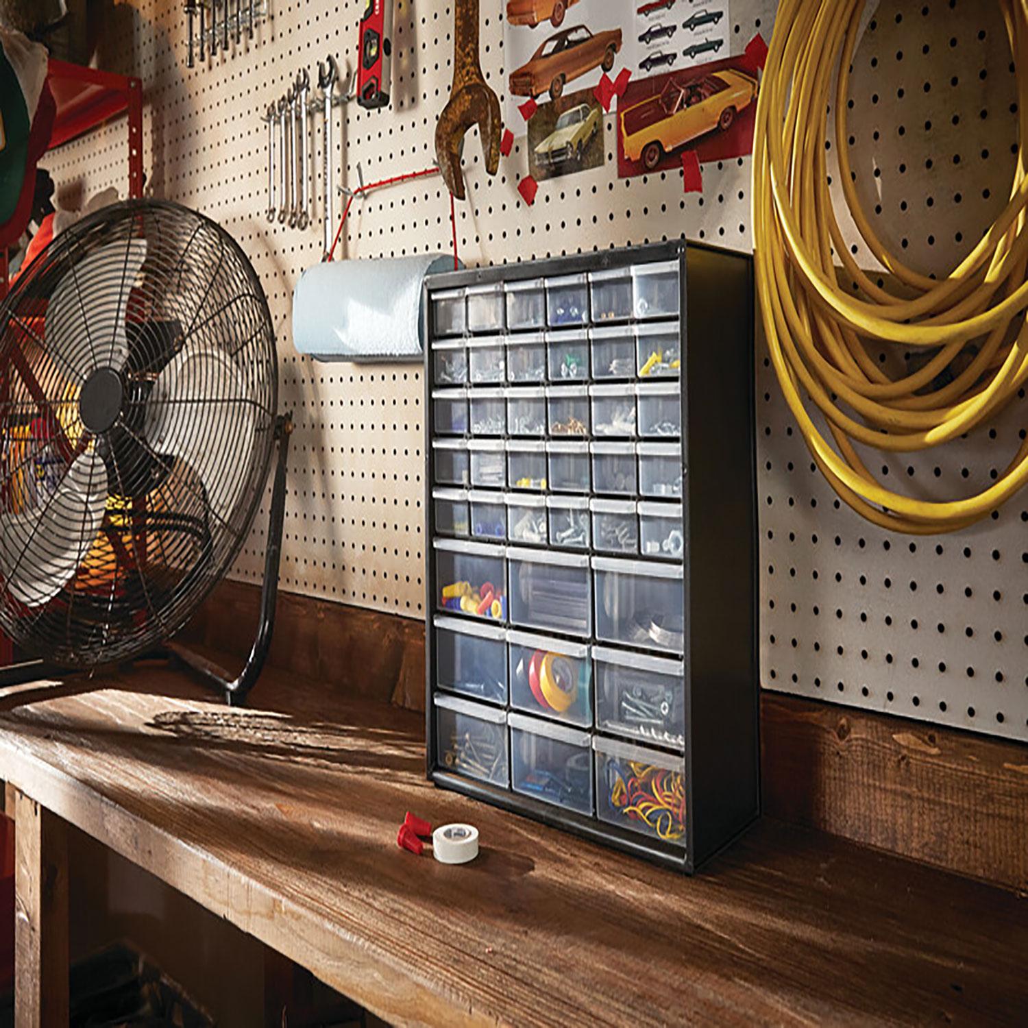 Petit organisateur en plastique avec 39 tiroirs Craftsman