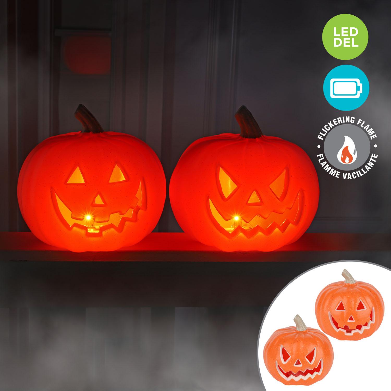 Jack-o'-lantern LED Flickering Flame Battery Operated 9"